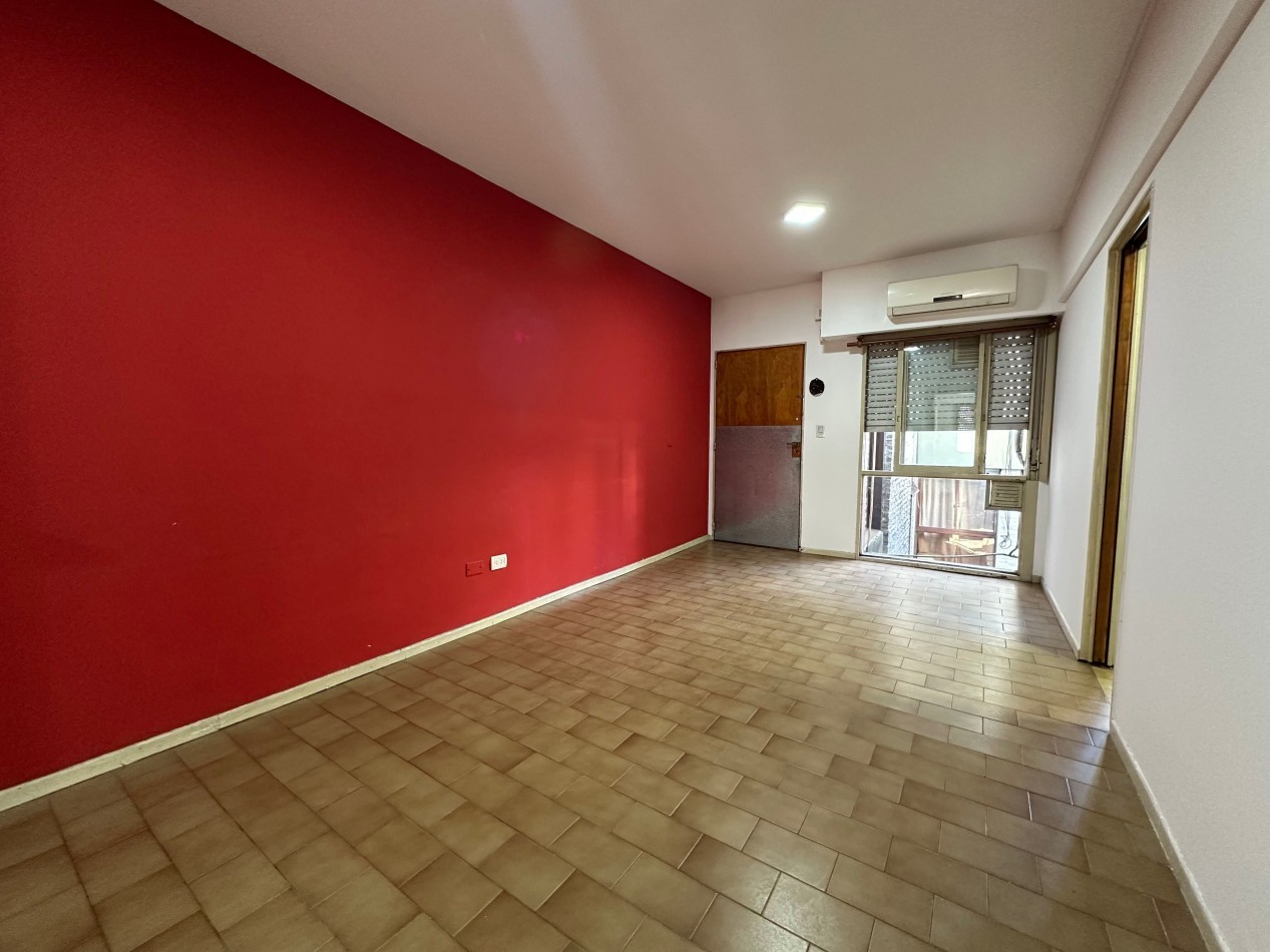 Departamento 2 ambientes amplio con cochera cubierta fija - Lomas de Zamora