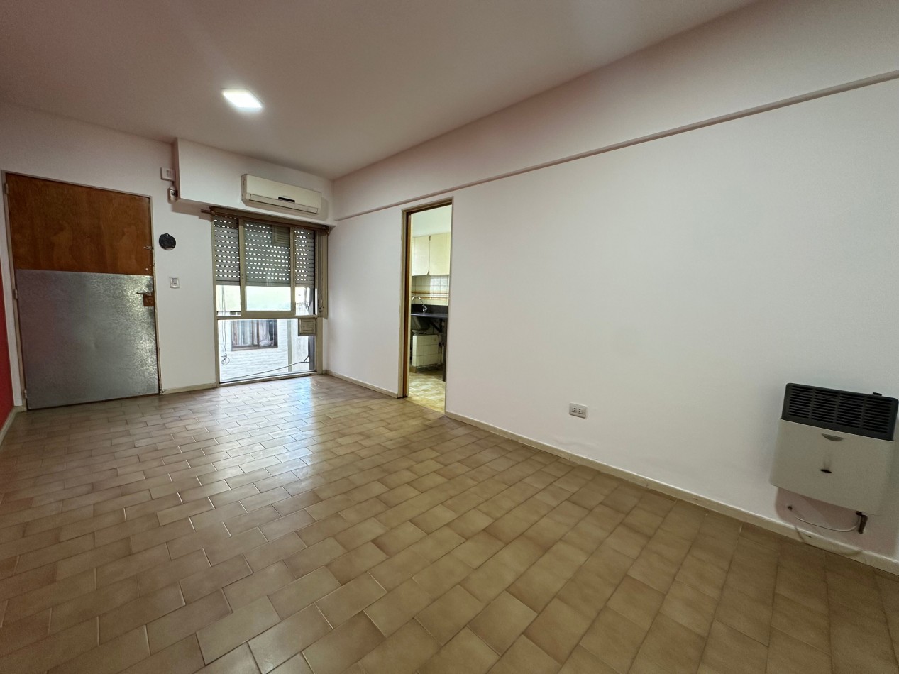 Departamento 2 ambientes amplio con cochera cubierta fija - Lomas de Zamora