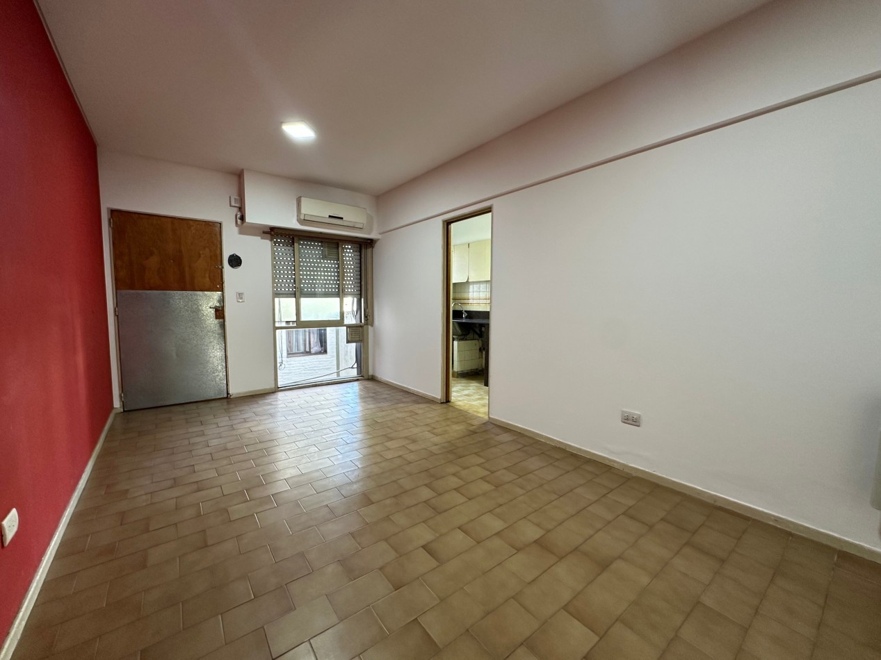 Departamento 2 ambientes amplio con cochera cubierta fija - Lomas de Zamora