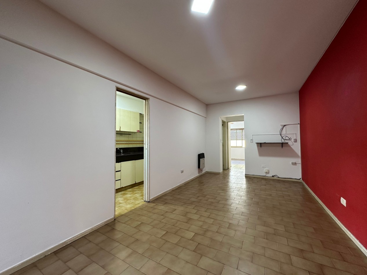Departamento 2 ambientes amplio con cochera cubierta fija - Lomas de Zamora