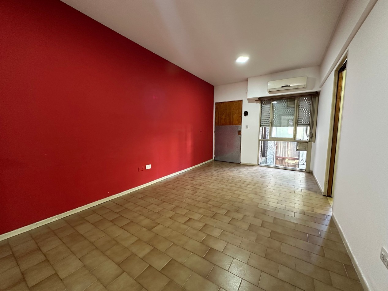 Departamento 2 ambientes amplio con cochera cubierta fija - Lomas de Zamora