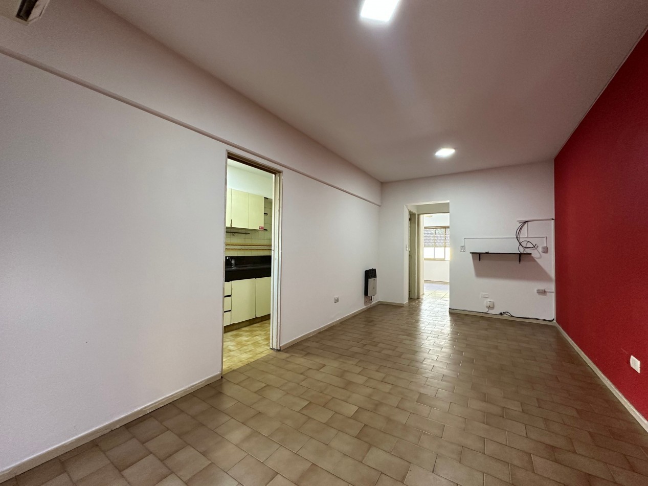 Departamento 2 ambientes amplio con cochera cubierta fija - Lomas de Zamora