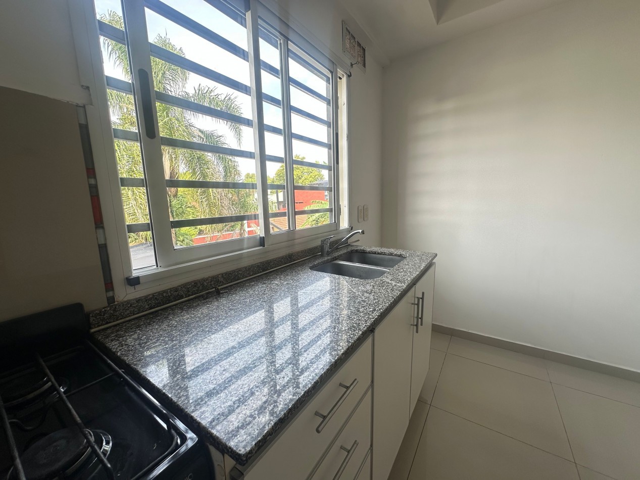 ALQUILER DEPARTAMENTO DE 2 AMBIENTES CON COCHERA LOMAS DE ZAMORA ZONA GANDULFO MODERNO