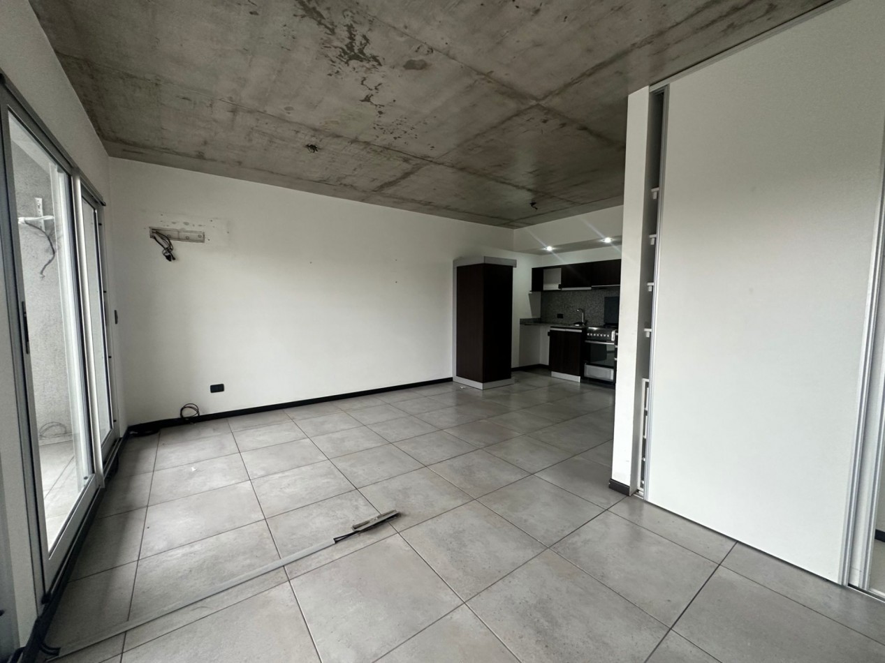 ALQUILER MONOAMBIENTE PISO 2 CON COCHERA REMEDIOS DE ESCALADA