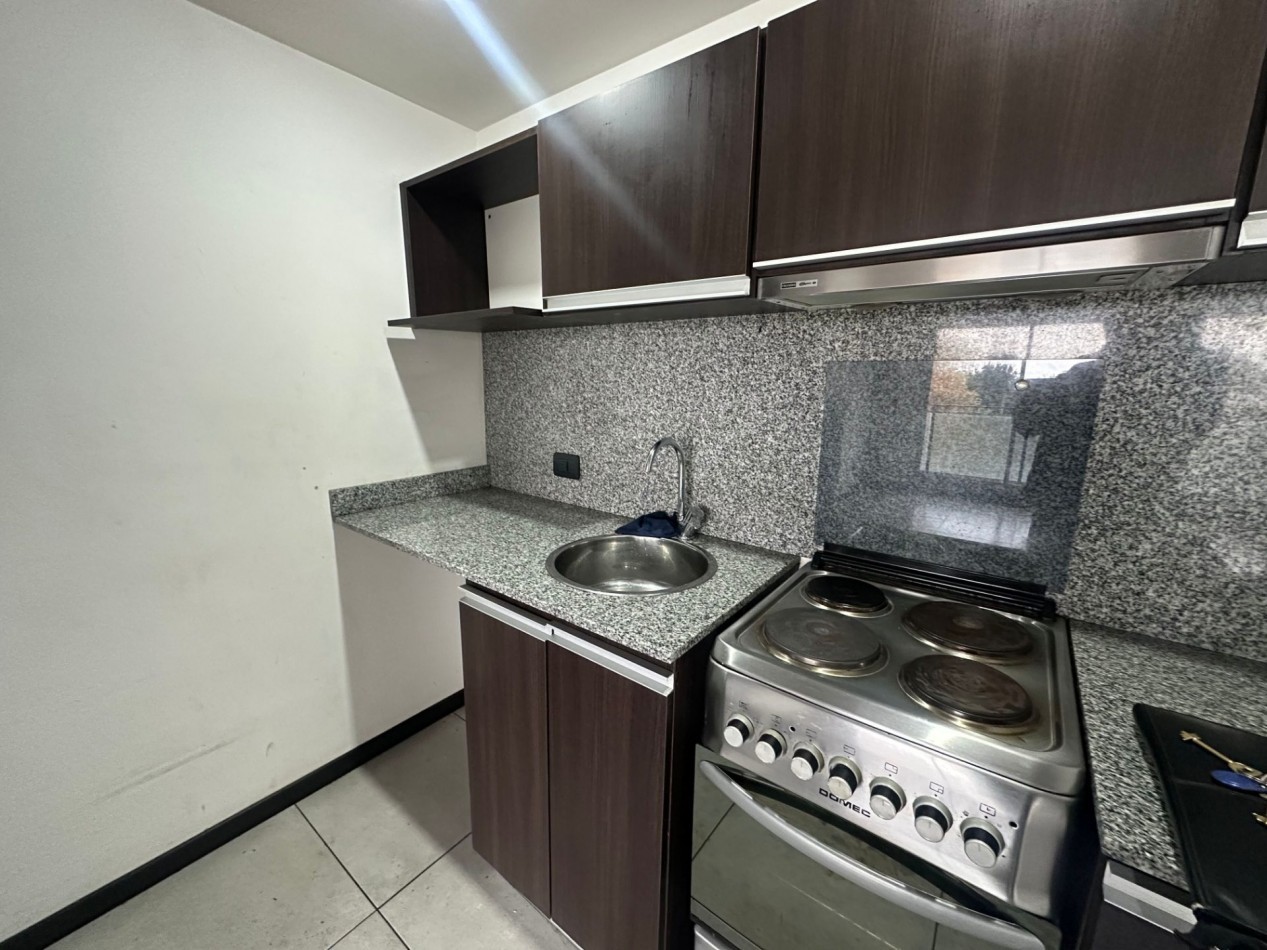 ALQUILER MONOAMBIENTE PISO 2 CON COCHERA REMEDIOS DE ESCALADA