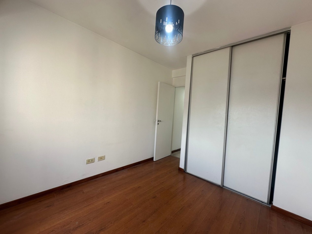 Departamento 2 ambientes en alquiler · 9° piso · Cochera · Lomas de Zamora centro