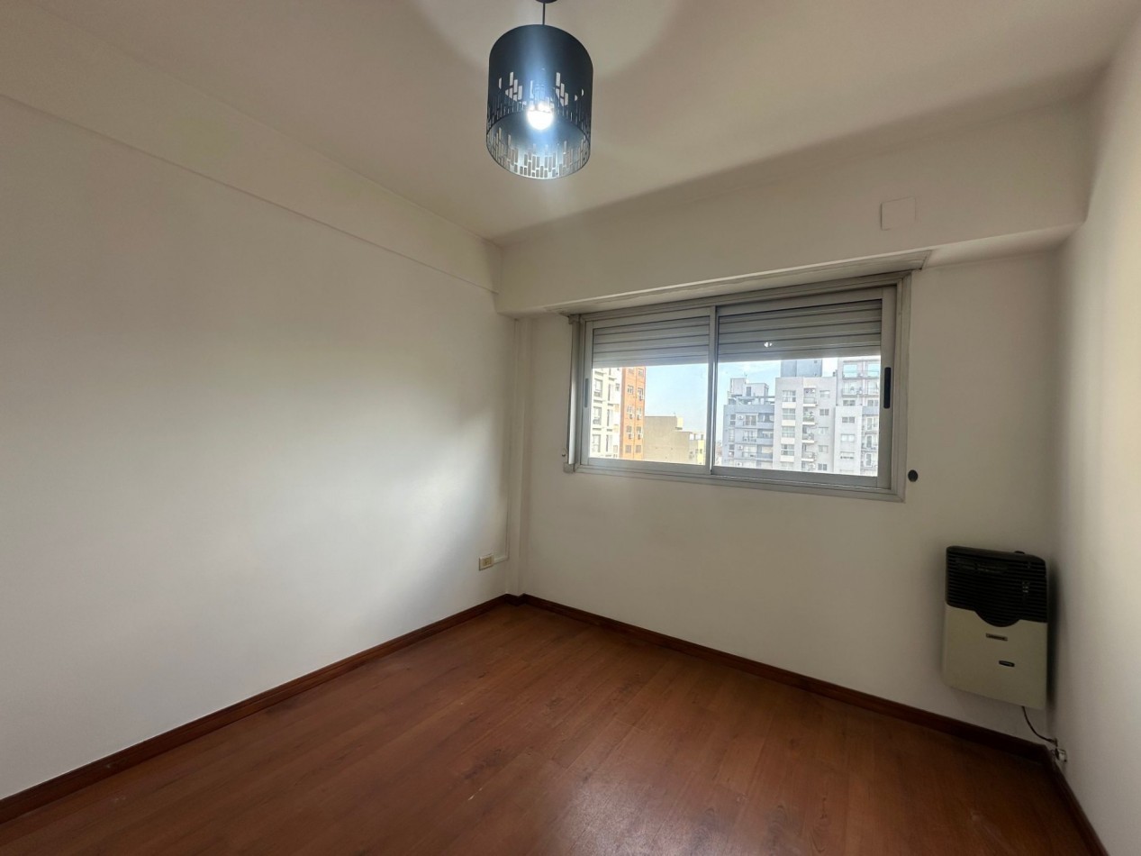 Departamento 2 ambientes en alquiler · 9° piso · Cochera · Lomas de Zamora centro