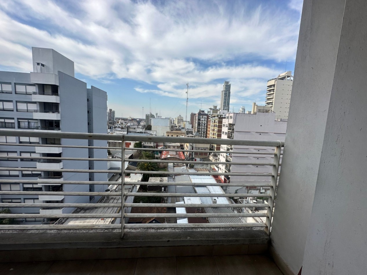 Departamento 2 ambientes en alquiler · 9° piso · Cochera · Lomas de Zamora centro