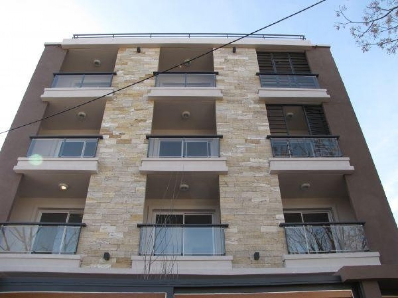 ALQUILER DEPARTAMENTO 2 AMB PB CON COCHERA Y TERRAZA PROPIA