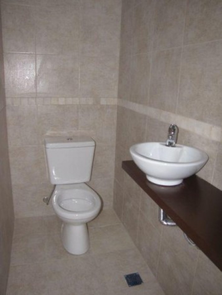 ALQUILER DEPARTAMENTO 2 AMB PB CON COCHERA Y TERRAZA PROPIA