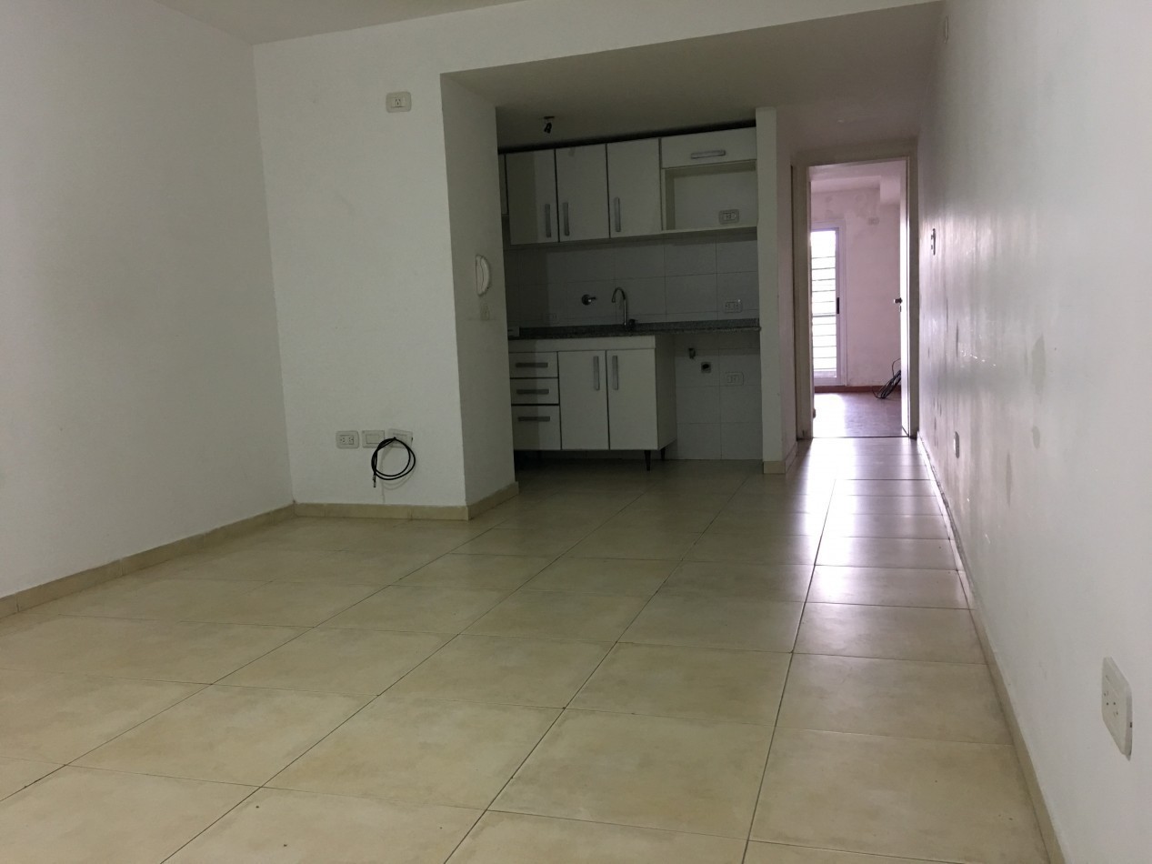 ALQUILER DEPARTAMENTO 2 AMB PB CON COCHERA Y TERRAZA PROPIA