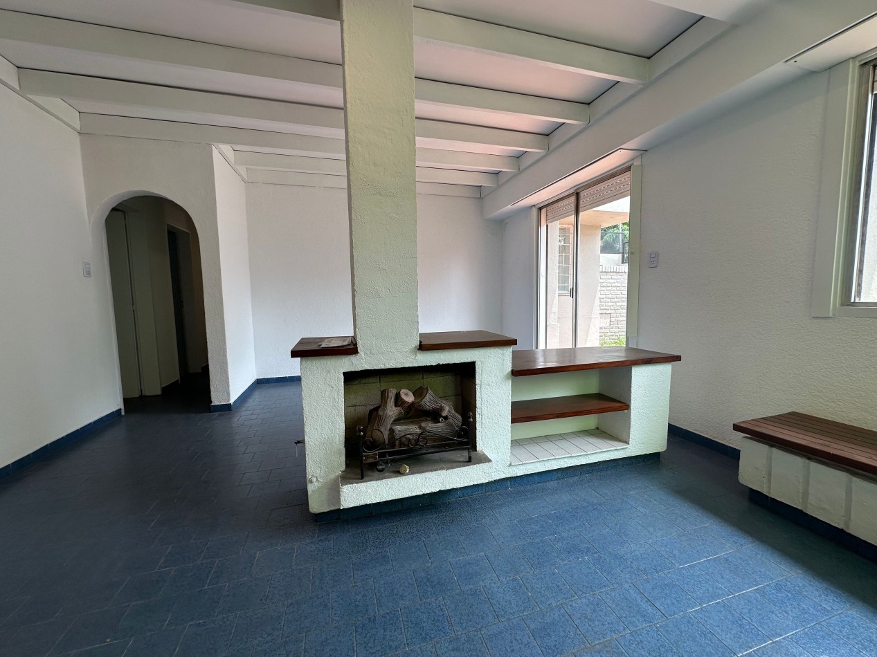 SOLO USO PROFESIONAL Casa tipo PH en alquiler - Esquina Manuel Castro y Pereyra Lucena, Lomas de Zamora