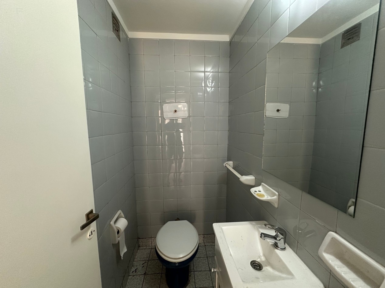 SOLO USO PROFESIONAL Casa tipo PH en alquiler - Esquina Manuel Castro y Pereyra Lucena, Lomas de Zamora