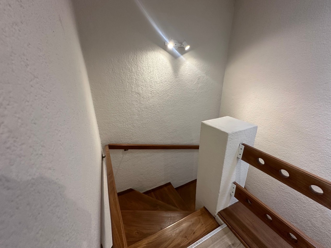 SOLO USO PROFESIONAL Casa tipo PH en alquiler - Esquina Manuel Castro y Pereyra Lucena, Lomas de Zamora