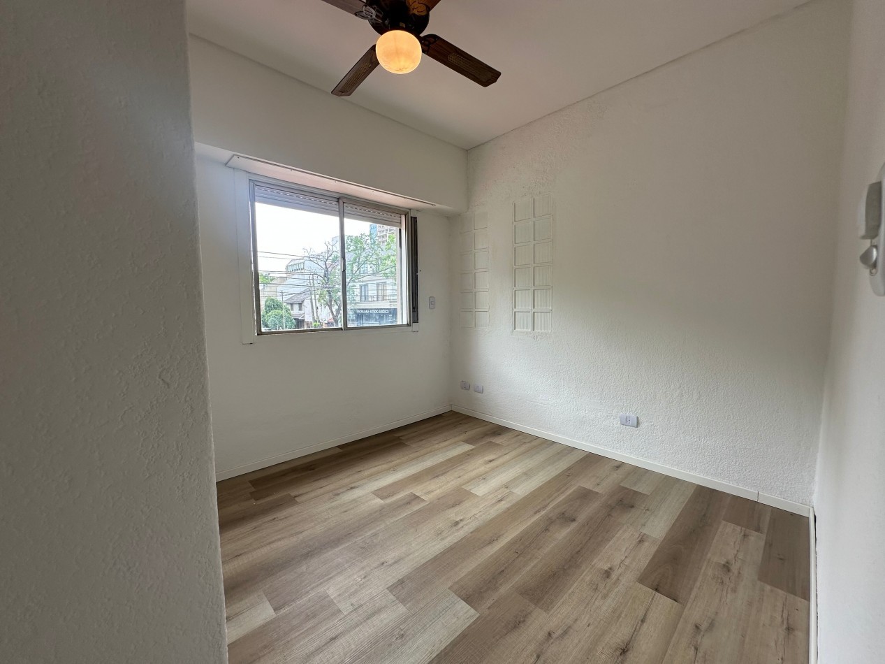 SOLO USO PROFESIONAL Casa tipo PH en alquiler - Esquina Manuel Castro y Pereyra Lucena, Lomas de Zamora