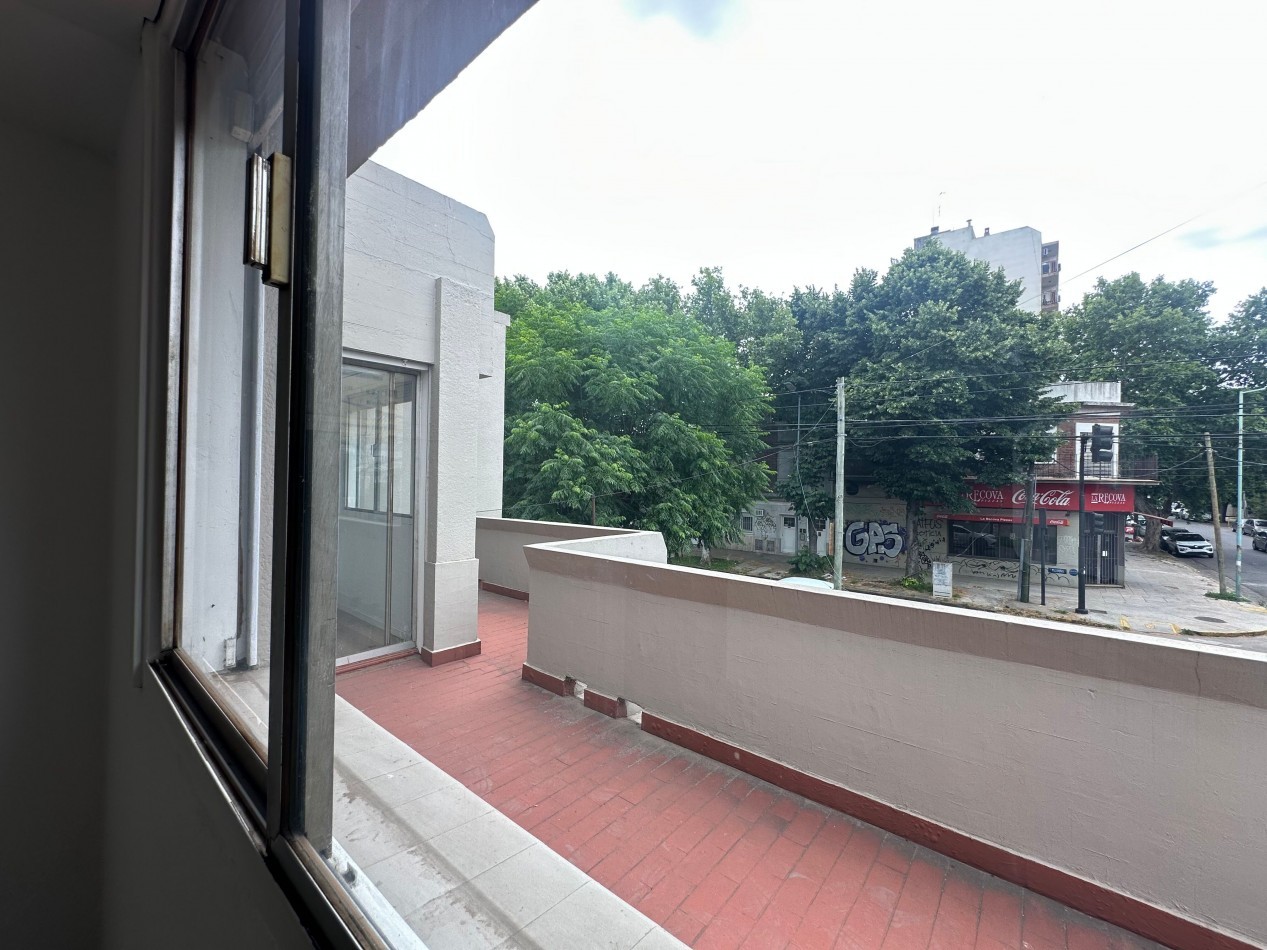 SOLO USO PROFESIONAL Casa tipo PH en alquiler - Esquina Manuel Castro y Pereyra Lucena, Lomas de Zamora