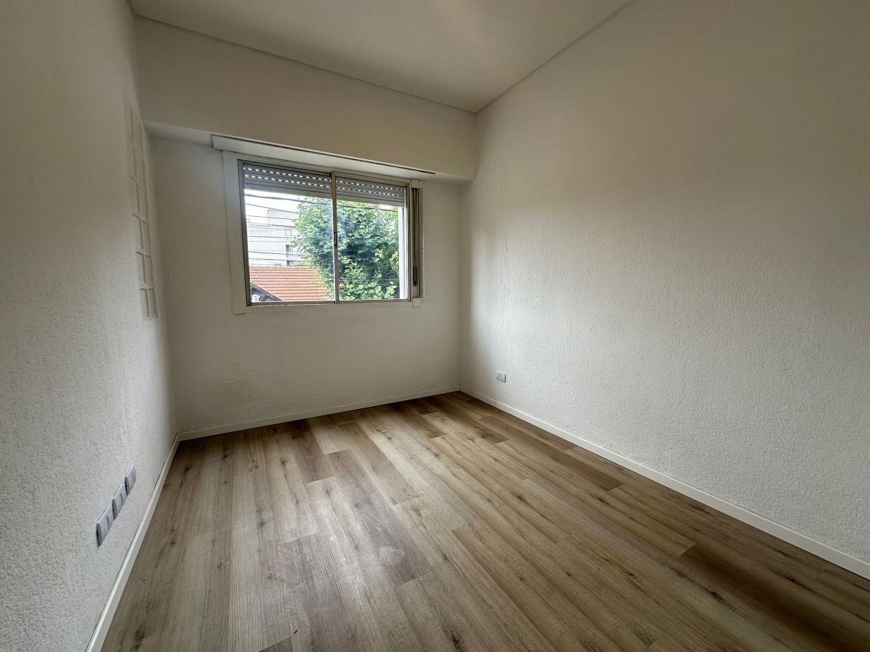SOLO USO PROFESIONAL Casa tipo PH en alquiler - Esquina Manuel Castro y Pereyra Lucena, Lomas de Zamora