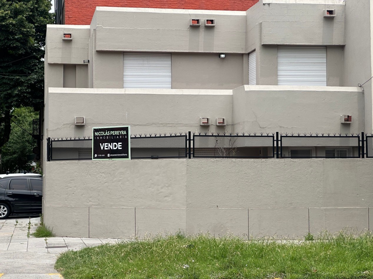SOLO USO PROFESIONAL Casa tipo PH en alquiler - Esquina Manuel Castro y Pereyra Lucena, Lomas de Zamora