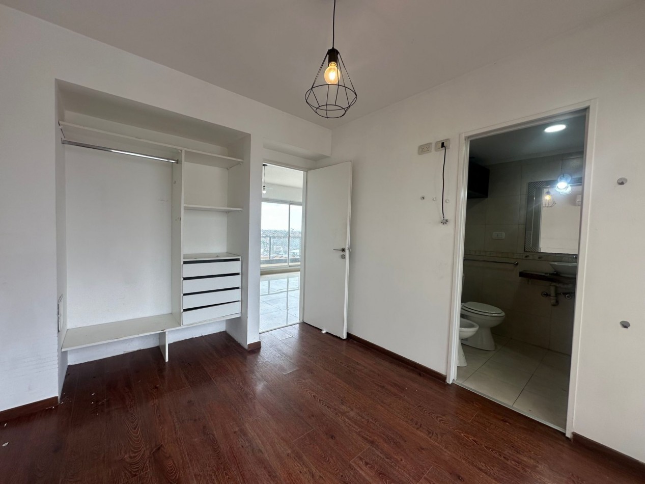 DEPTO 2 AMBIENTES CON COCHERA TERRAZA PRIVADA LOMAS CENTRICO APTO PROFESIONAL