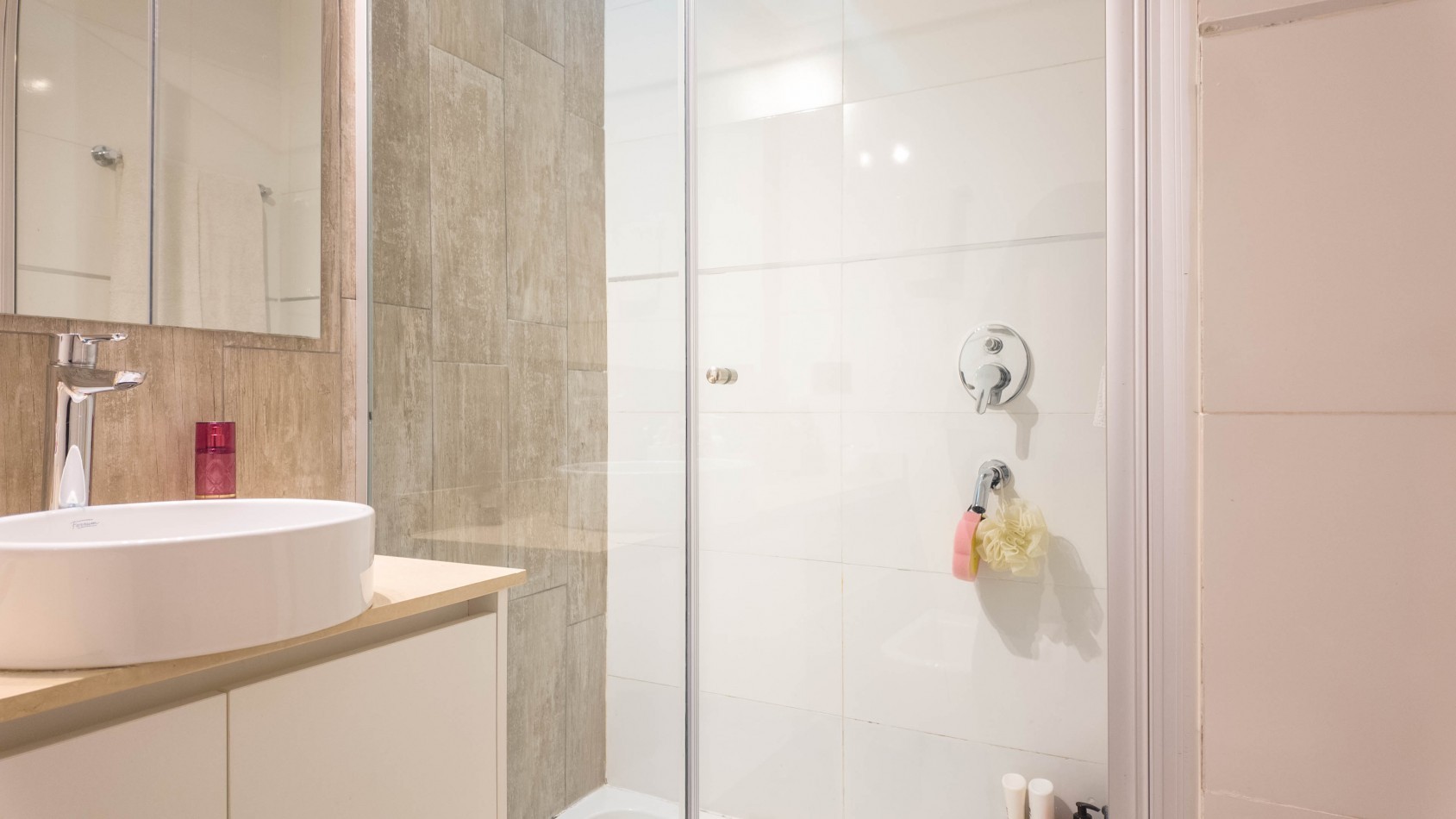 Piso premium 4 ambientes con gran terraza, parrilla y jacuzzi - Cochera - Edificio de categoria - Remedios de escalada
