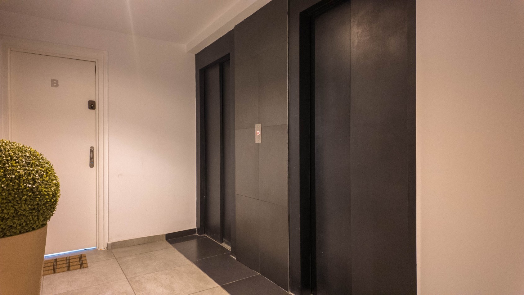 Piso premium 4 ambientes con gran terraza, parrilla y jacuzzi - Cochera - Edificio de categoria - Remedios de escalada
