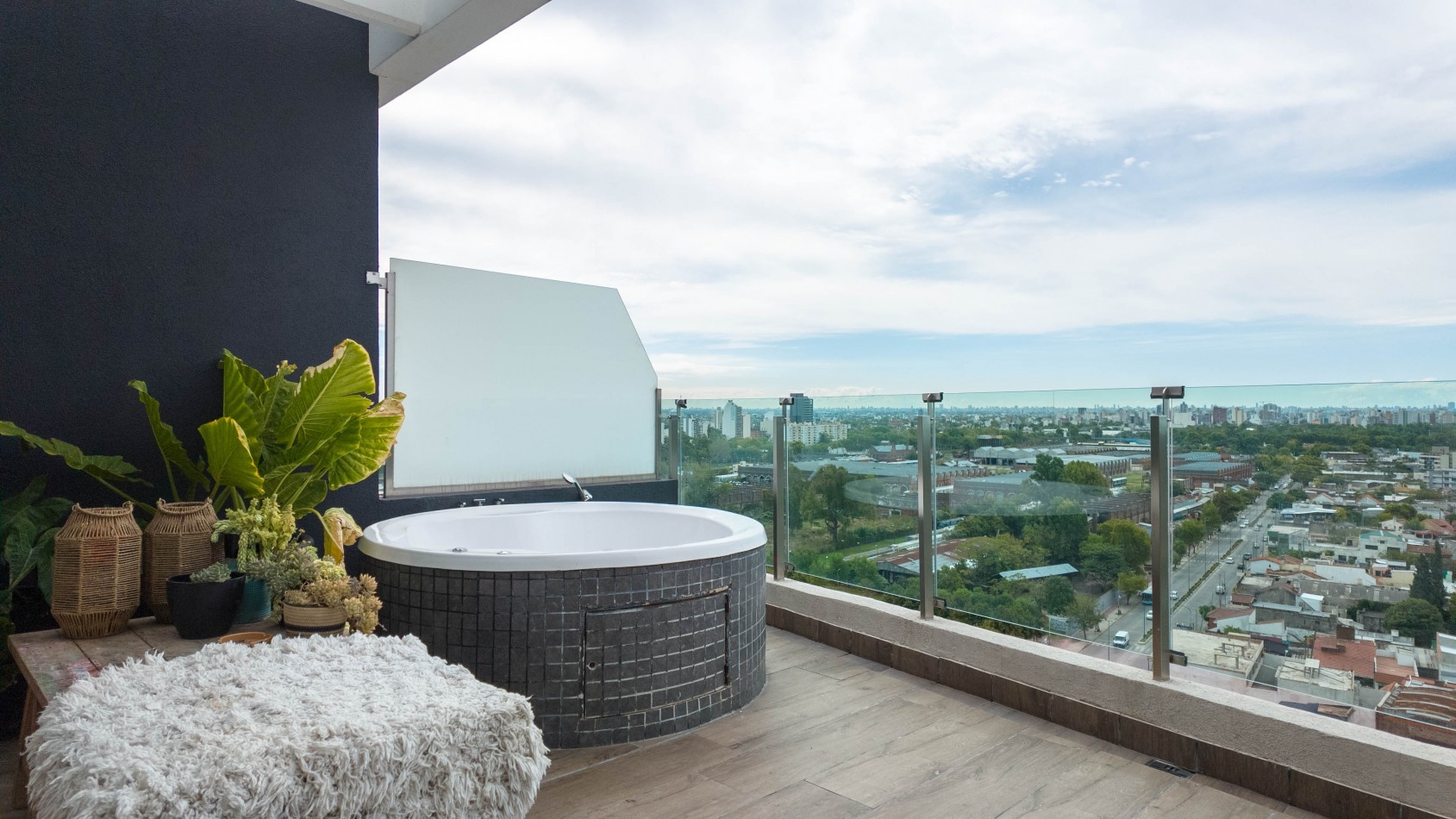Piso premium 4 ambientes con gran terraza, parrilla y jacuzzi - Cochera - Edificio de categoria - Remedios de escalada