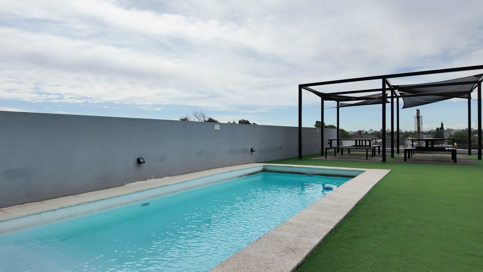 Piso premium 4 ambientes con gran terraza, parrilla y jacuzzi - Cochera - Edificio de categoria - Remedios de escalada