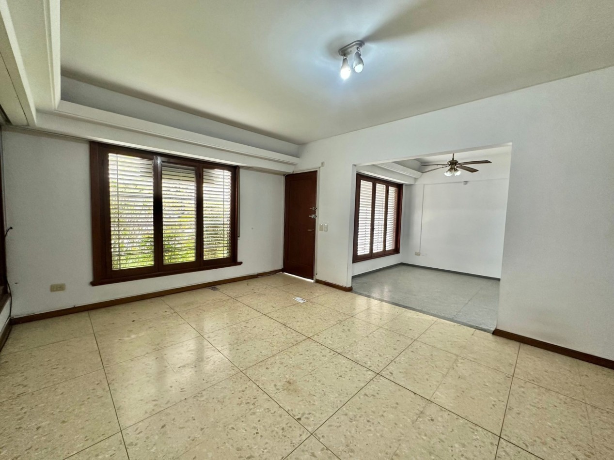 Venta en block - 2 departamentos 3 ambientes con patio y cochera - Temperley