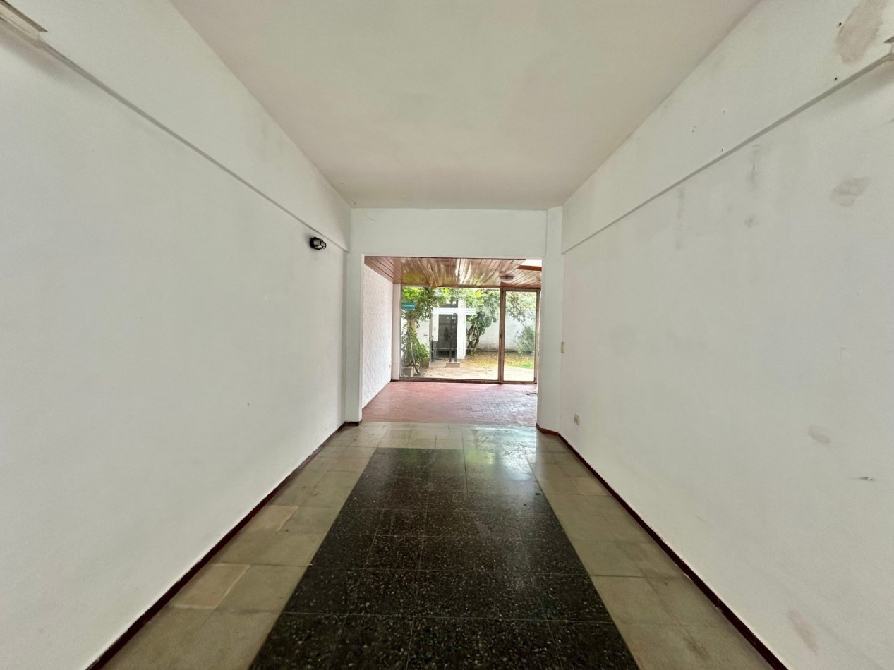 Venta en block - 2 departamentos 3 ambientes con patio y cochera - Temperley