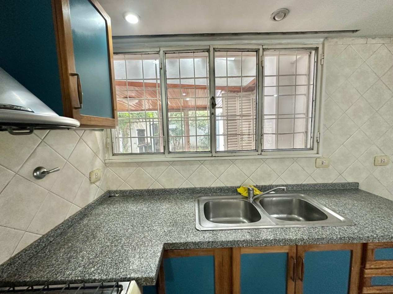 Venta en block - 2 departamentos 3 ambientes con patio y cochera - Temperley
