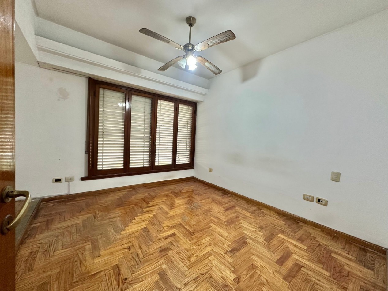 Venta en block - 2 departamentos 3 ambientes con patio y cochera - Temperley