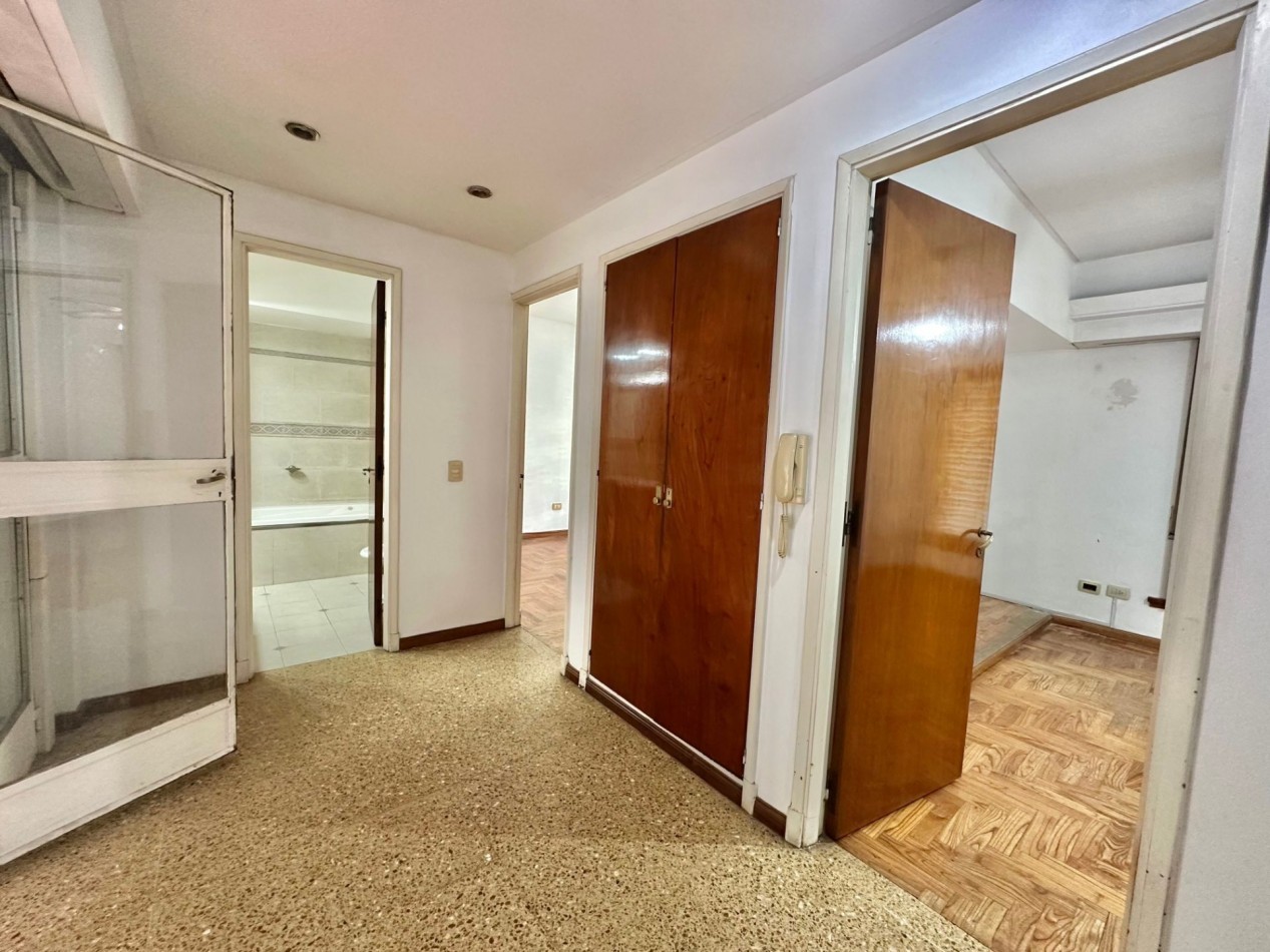 Venta en block - 2 departamentos 3 ambientes con patio y cochera - Temperley