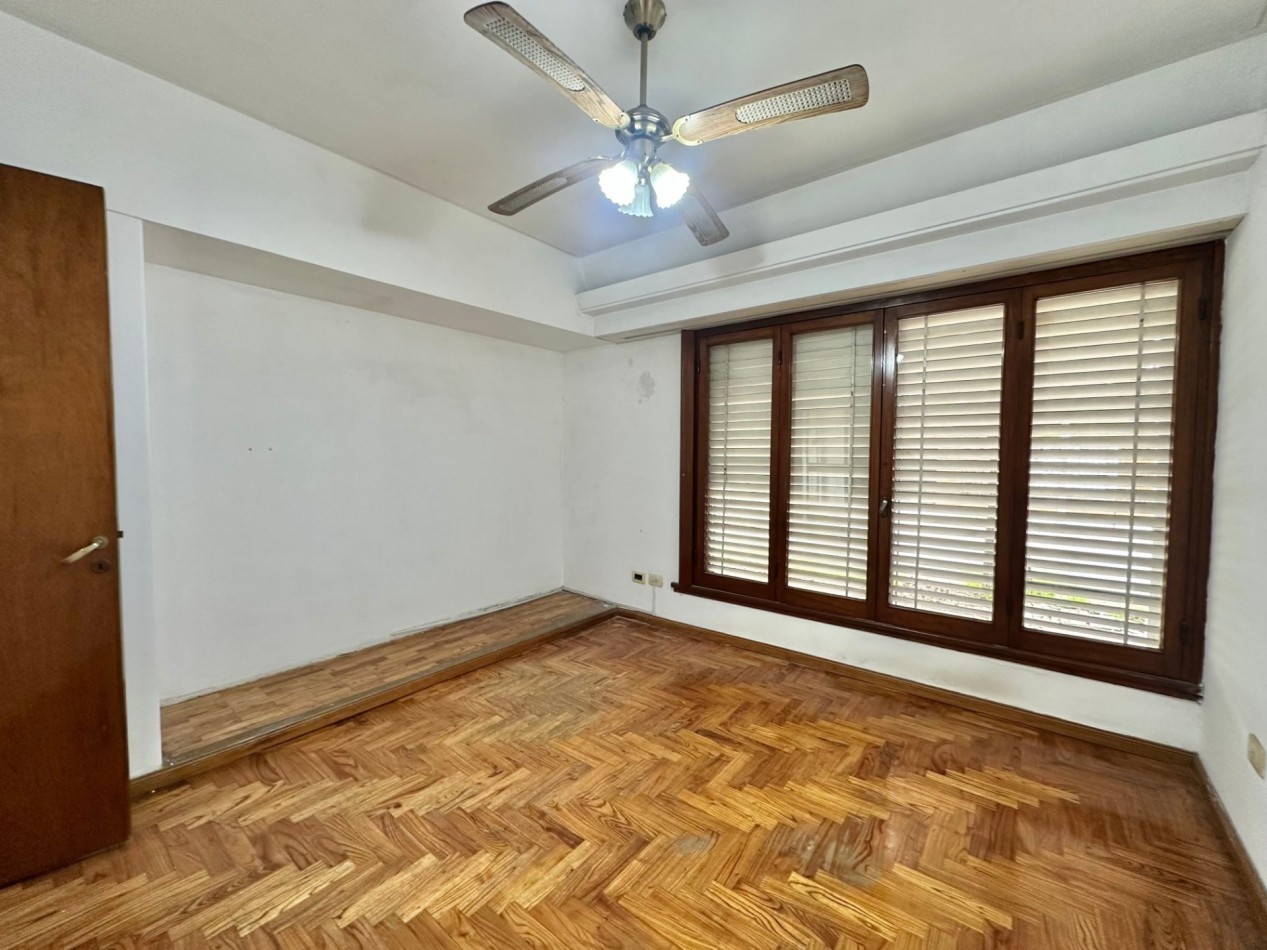 Venta en block - 2 departamentos 3 ambientes con patio y cochera - Temperley