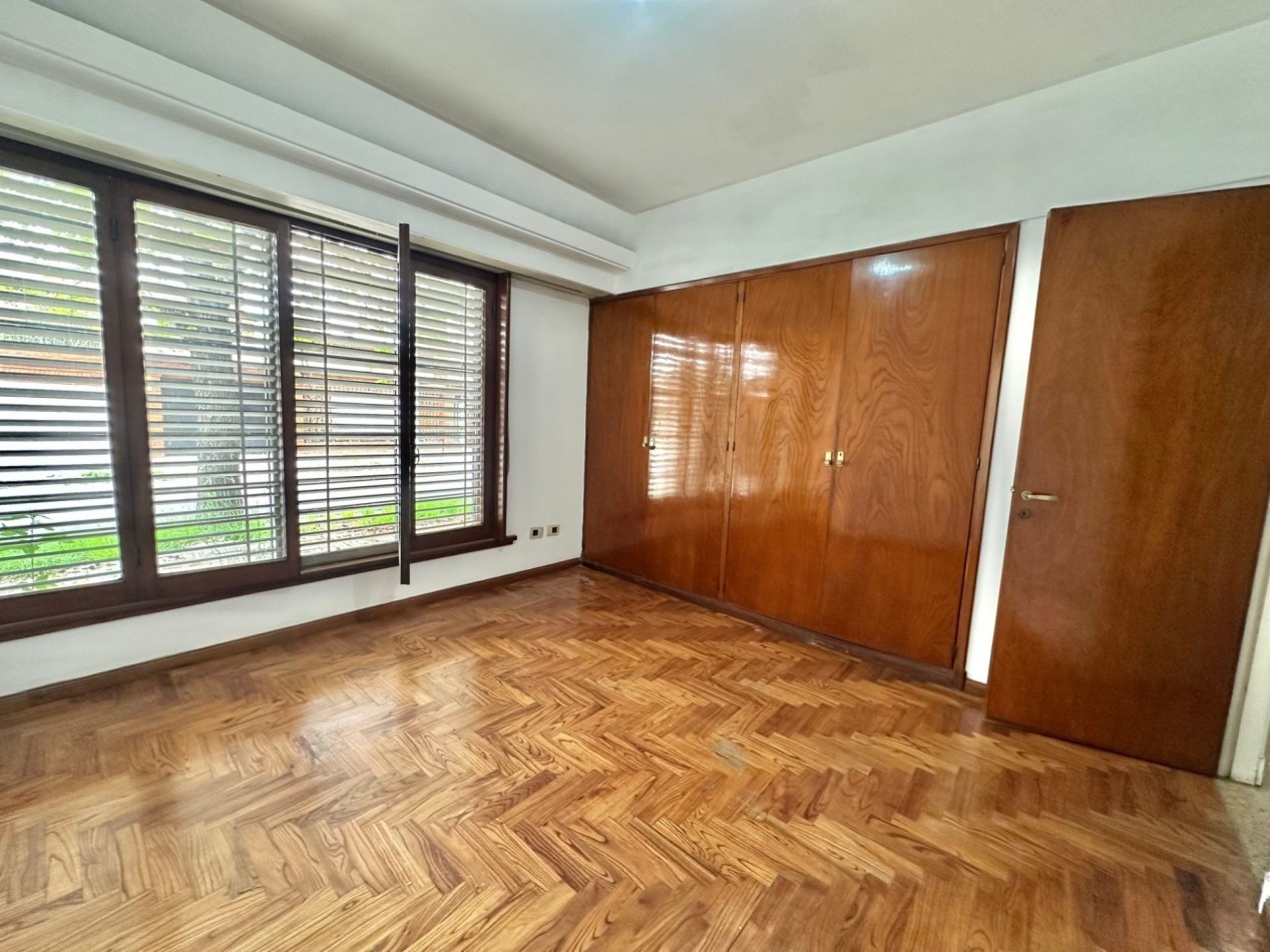 Venta en block - 2 departamentos 3 ambientes con patio y cochera - Temperley