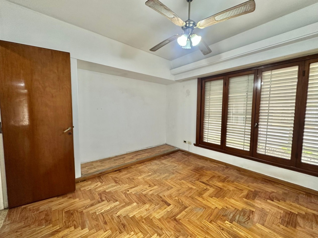 Venta en block - 2 departamentos 3 ambientes con patio y cochera - Temperley