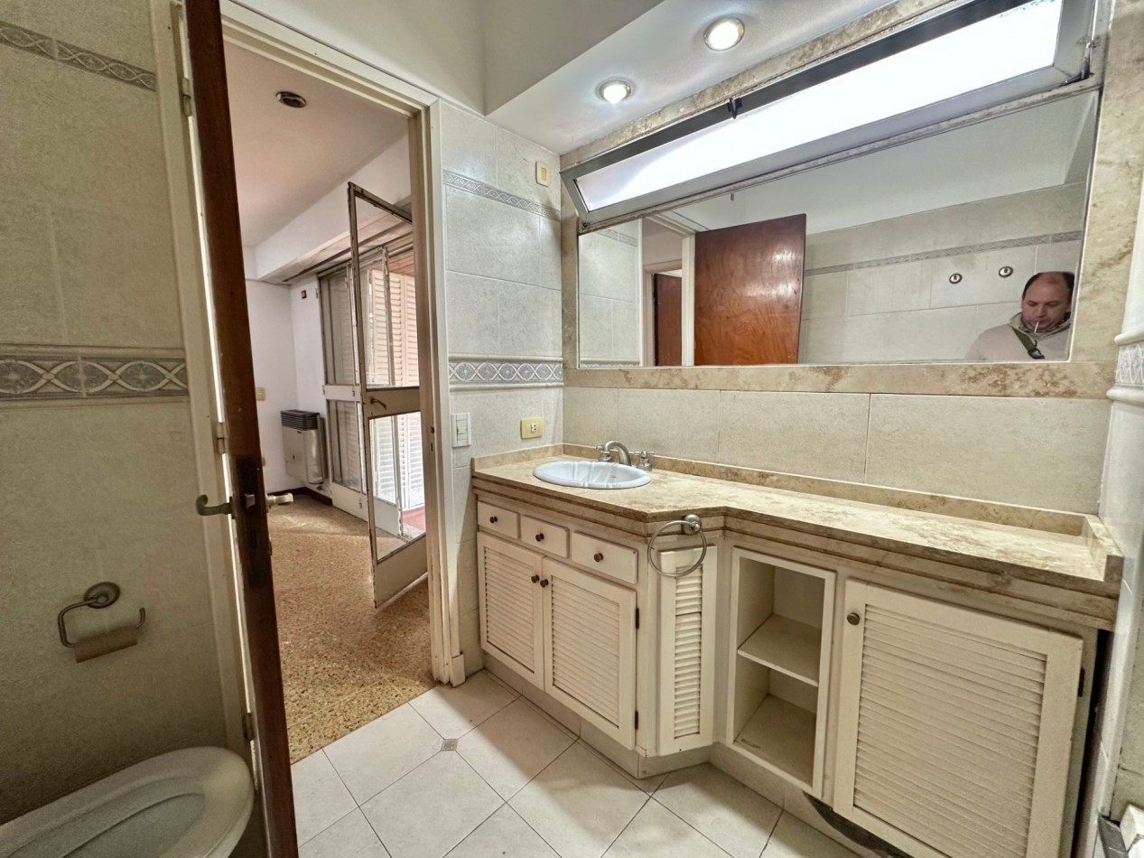 Venta en block - 2 departamentos 3 ambientes con patio y cochera - Temperley