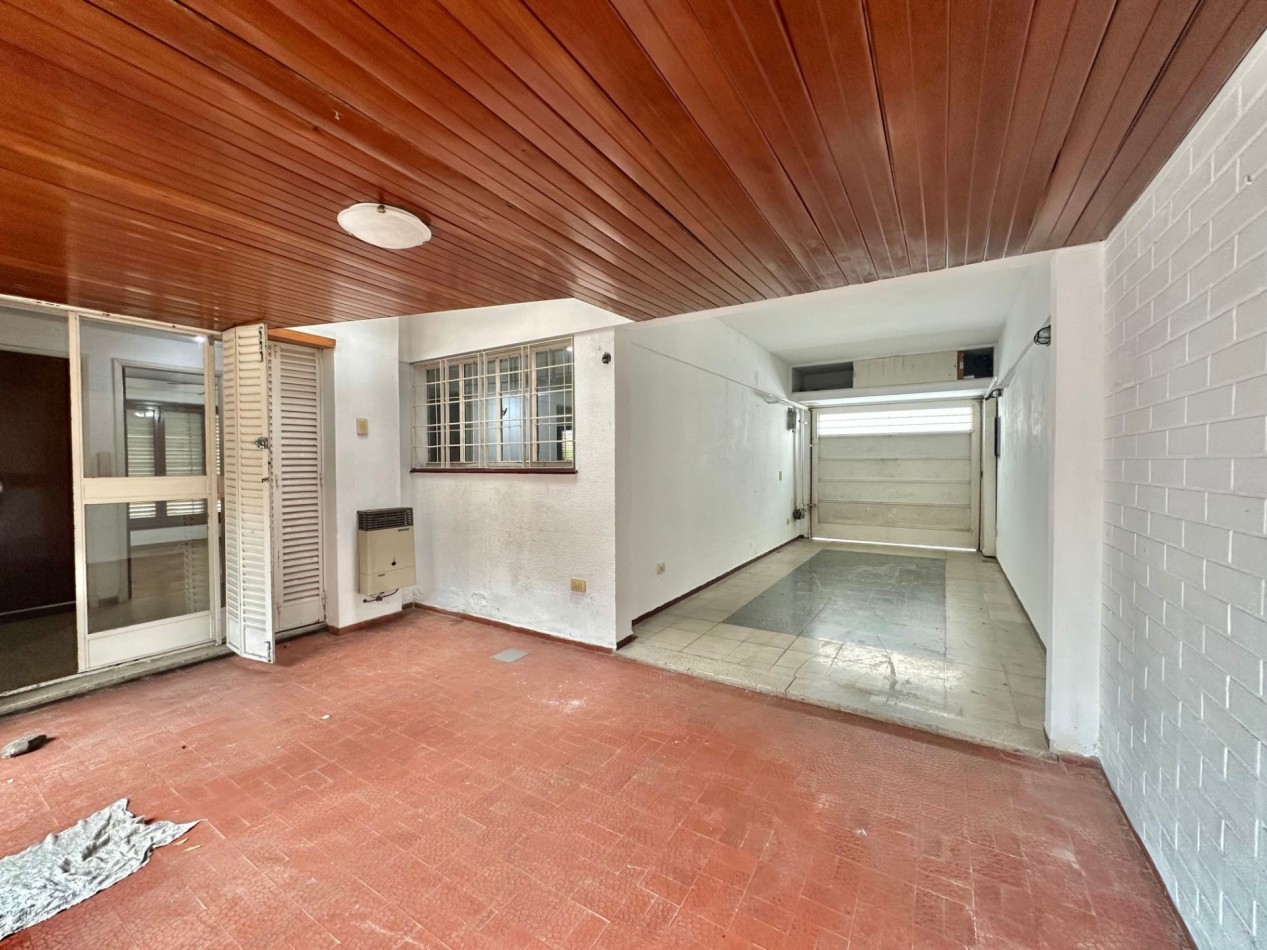 Venta en block - 2 departamentos 3 ambientes con patio y cochera - Temperley