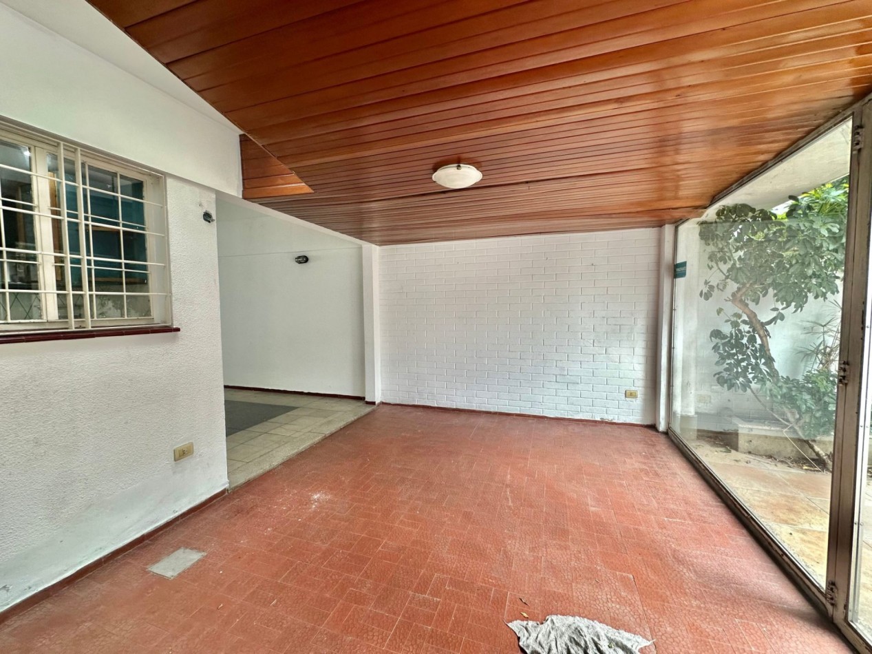Venta en block - 2 departamentos 3 ambientes con patio y cochera - Temperley