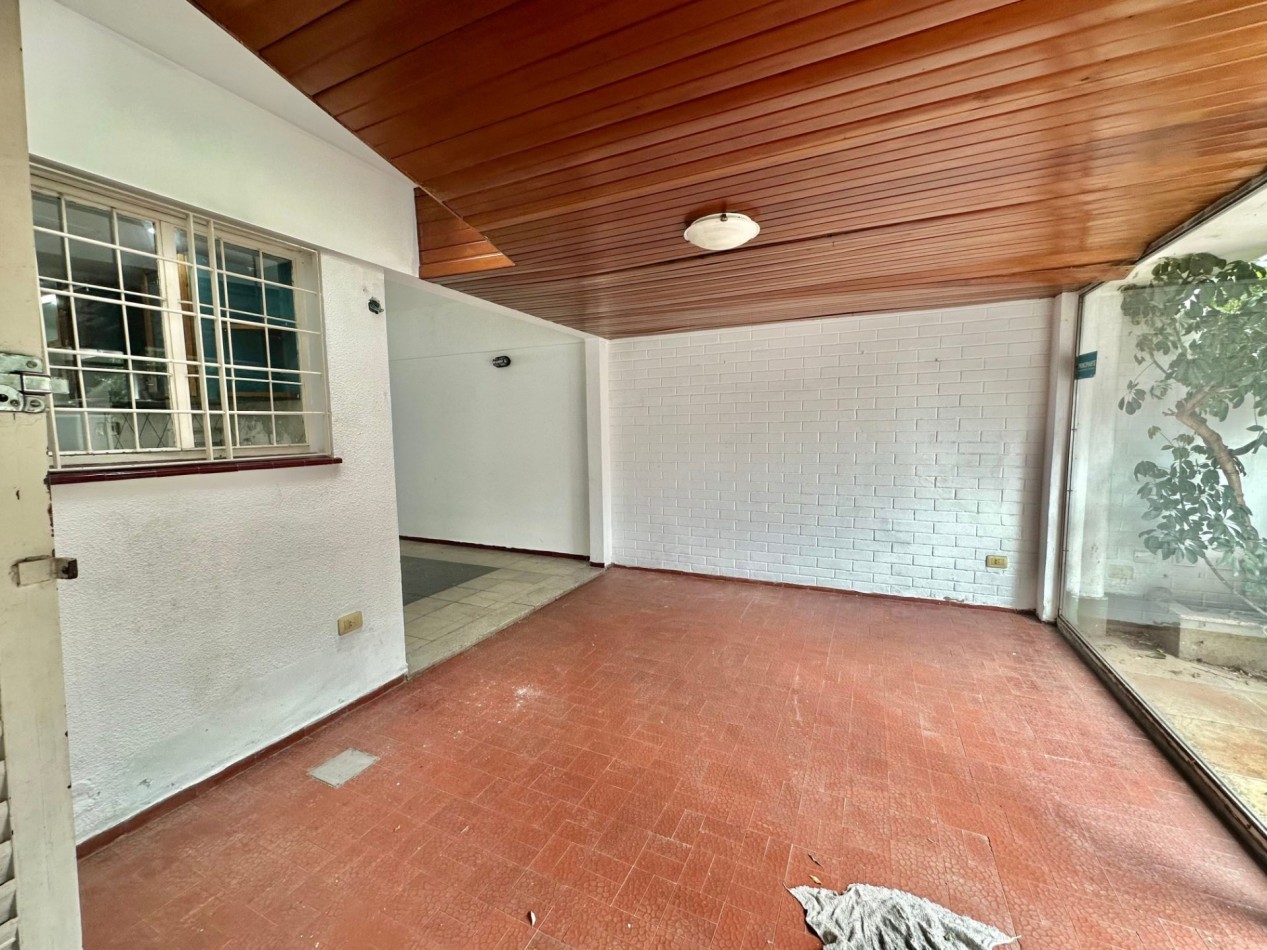 Venta en block - 2 departamentos 3 ambientes con patio y cochera - Temperley