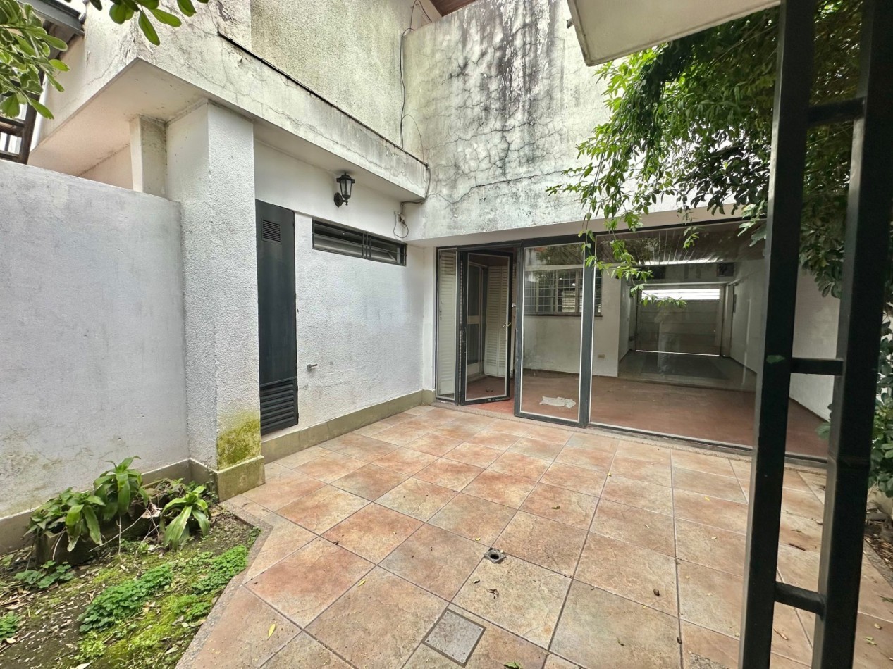 Venta en block - 2 departamentos 3 ambientes con patio y cochera - Temperley