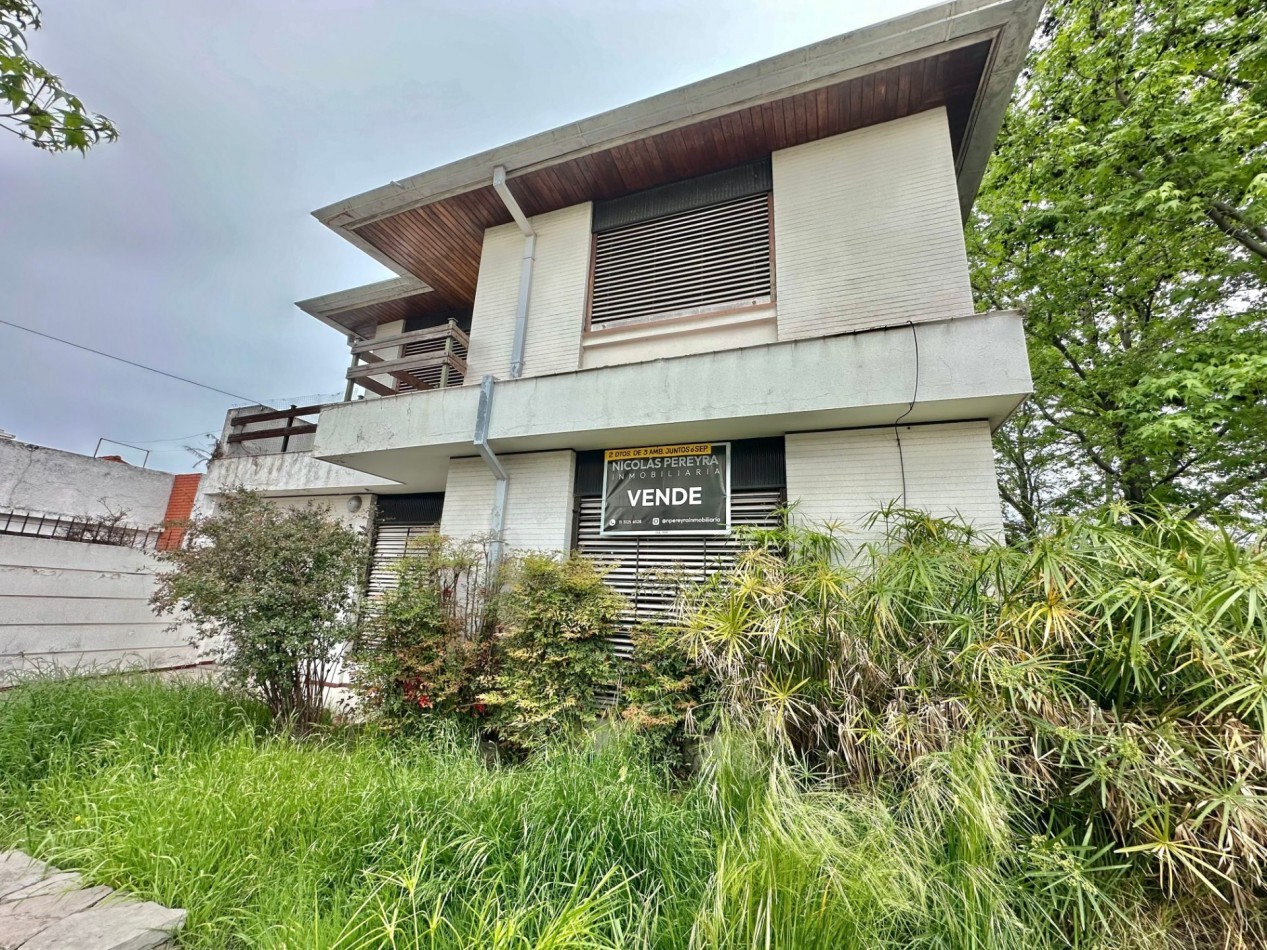 Venta en block - 2 departamentos 3 ambientes con patio y cochera - Temperley