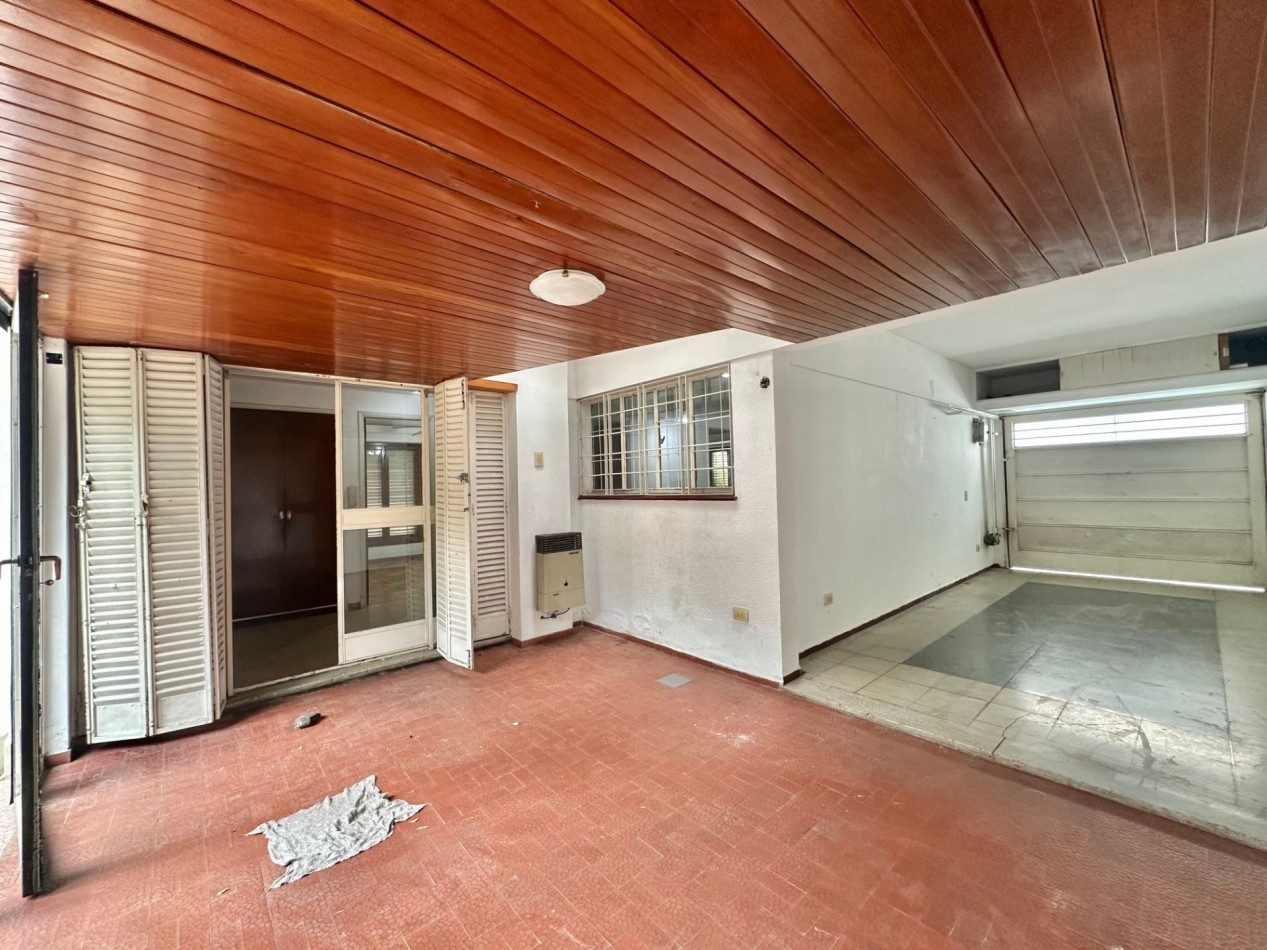 Venta en block - 2 departamentos 3 ambientes con patio y cochera - Temperley