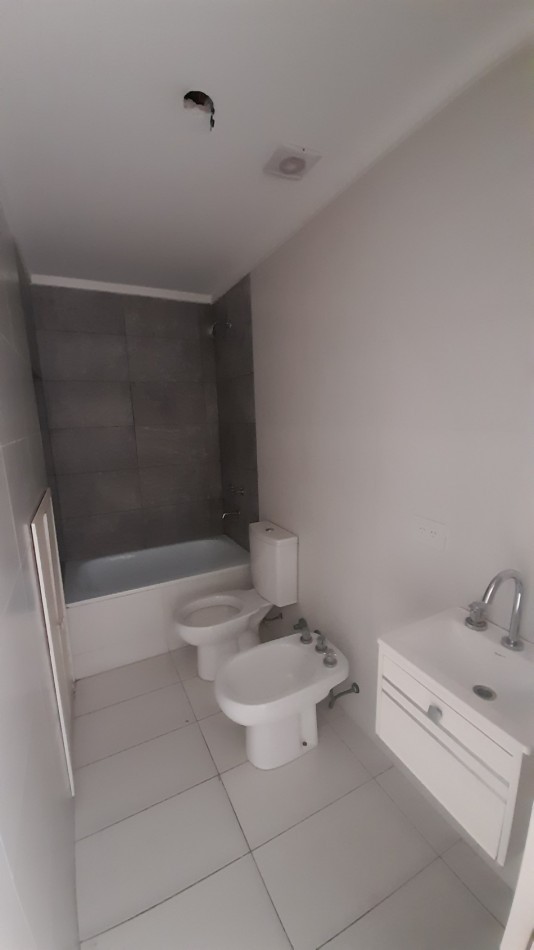 OPORTUNIDAD !! RETASADO 2 AMBIENTES CON TERRAZA Y BALCON