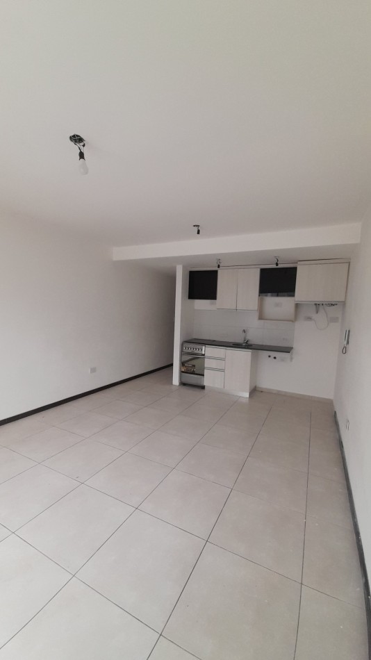 OPORTUNIDAD !! RETASADO 2 AMBIENTES CON TERRAZA Y BALCON