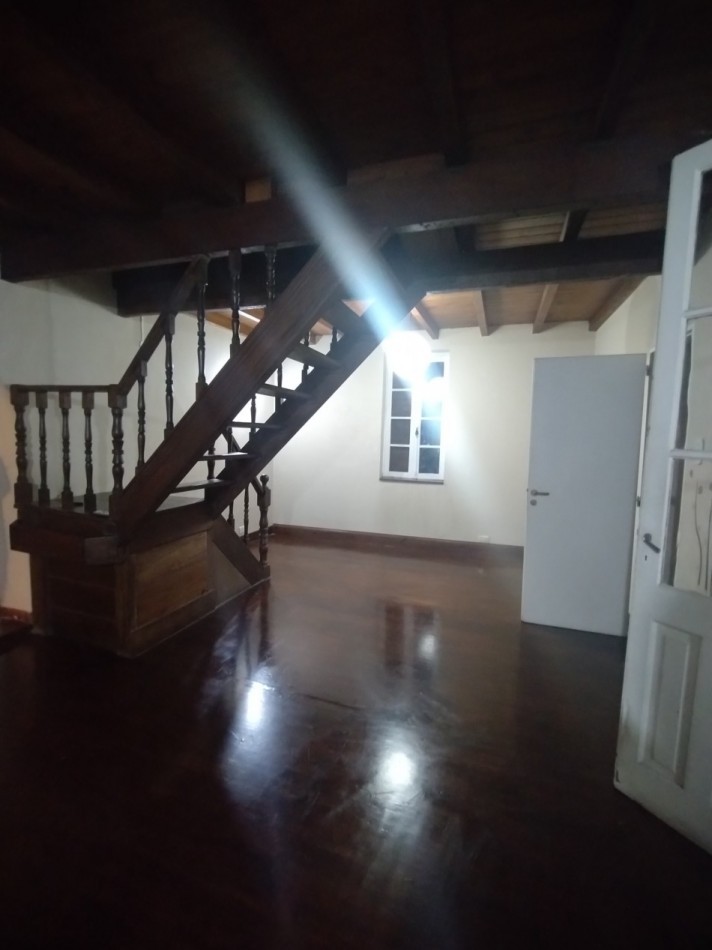 Hermoso PH 1er piso por escalera de 4 ambientes