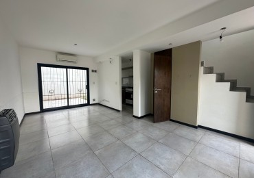 Duplex en alquiler - 2 dormitorios con cochera y patio - Derqui esquina Serrano, Banfield Este