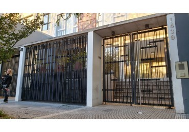 COCHERA  A LA VENTA frente a estacion banfield
