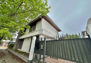 Venta en block - 2 departamentos 3 ambientes con patio y cochera - Temperley